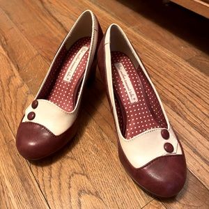 B.A.I.T Retro Heels 6 or 6 1/2 Berry and Cream